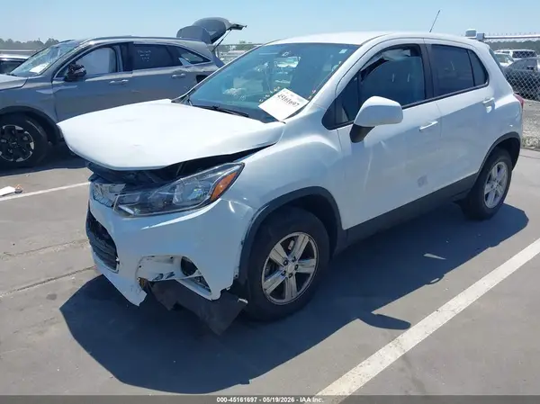 KL7CJNSM7NB512581 2022 CHEVROLET TRAX - Image 2