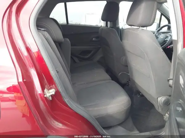 KL7CJNSM7NB521166 2022 CHEVROLET TRAX - Image 8
