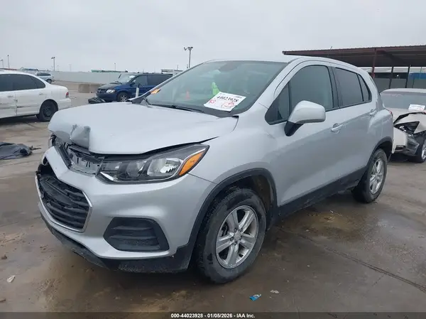KL7CJNSM7NB545001 2022 CHEVROLET TRAX - Image 2