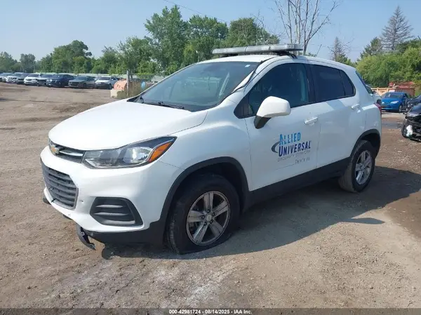 KL7CJNSM7NB545130 2022 CHEVROLET TRAX - Image 2