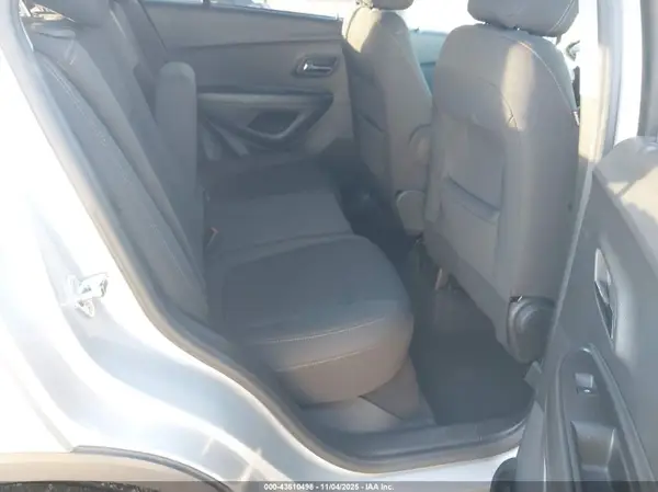 KL7CJNSM7NB545418 2022 CHEVROLET TRAX - Image 8