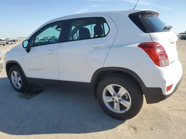 KL7CJNSM8NB506546 2022 CHEVROLET TRAX - Image 2