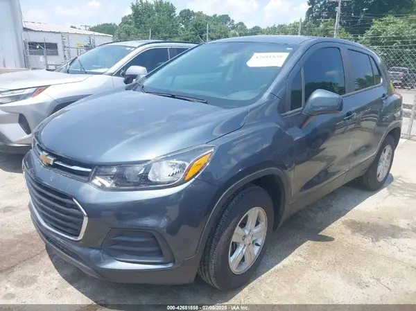 KL7CJNSM8NB512265 2022 CHEVROLET TRAX - Image 2