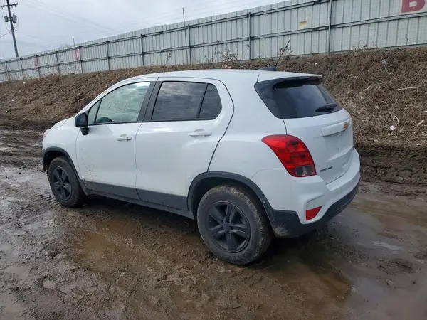 KL7CJNSM8NB543998 2022 CHEVROLET TRAX - Image 2