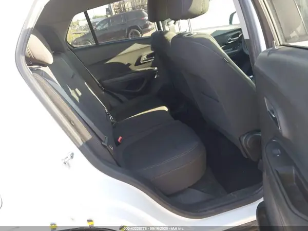 KL7CJNSM8NB545394 2022 CHEVROLET TRAX - Image 8