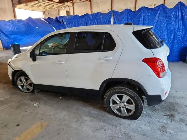 KL7CJNSM9MB361547 2021 CHEVROLET TRAX - Image 2