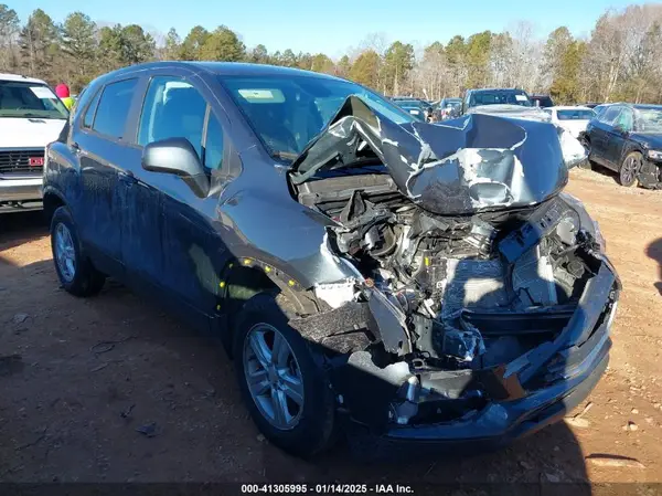 KL7CJNSM9MB373679 2021 CHEVROLET TRAX - Image 1