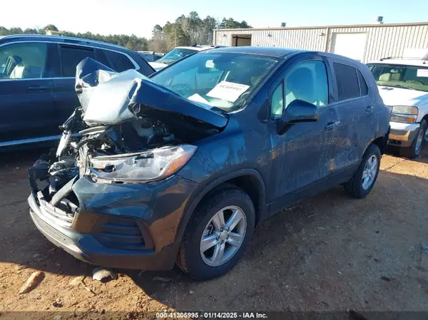KL7CJNSM9MB373679 2021 CHEVROLET TRAX - Image 2
