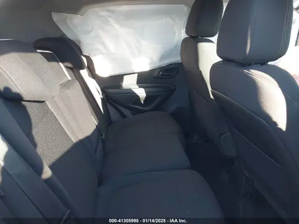 KL7CJNSM9MB373679 2021 CHEVROLET TRAX - Image 8