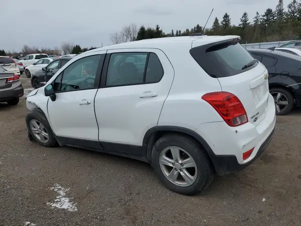 KL7CJNSM9NB501887 2022 CHEVROLET TRAX - Image 2
