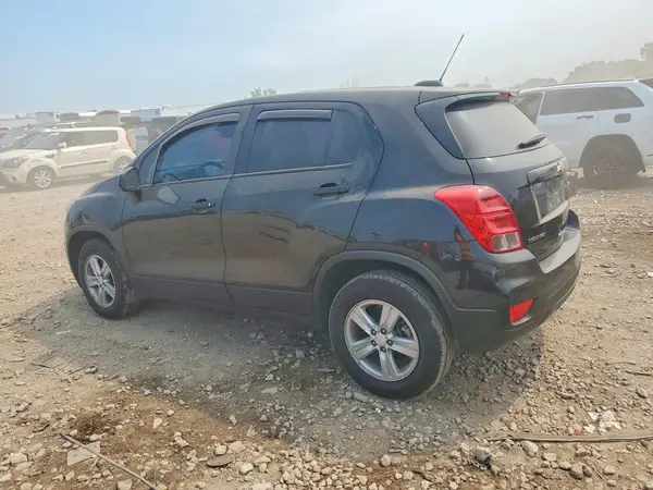 KL7CJNSM9NB507687 2022 CHEVROLET TRAX - Image 2