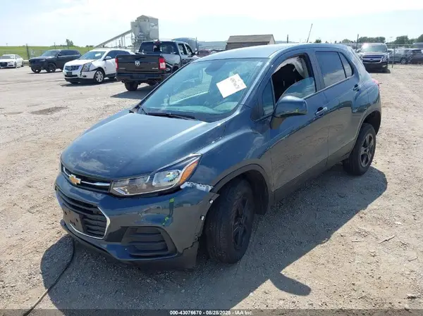 KL7CJNSM9NB511898 2022 CHEVROLET TRAX - Image 2