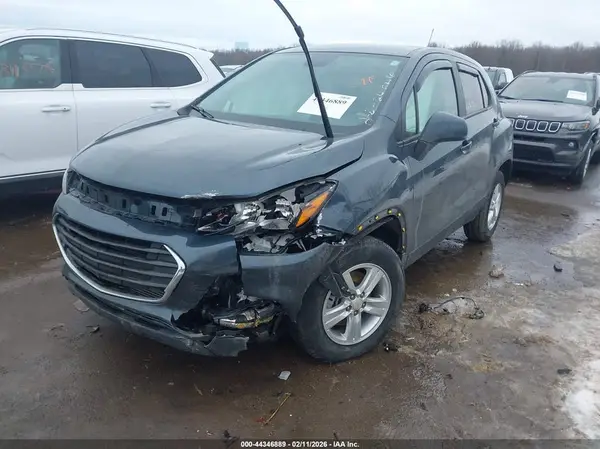 KL7CJNSM9NB514168 2022 CHEVROLET TRAX - Image 2
