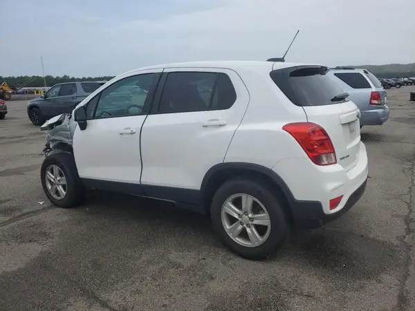 KL7CJNSM9NB527373 2022 CHEVROLET TRAX - Image 2