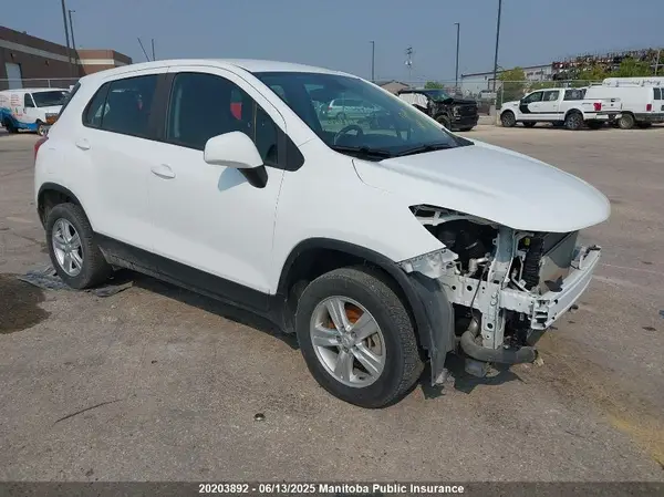 KL7CJNSM9NB528040 2022 CHEVROLET TRAX - Image 1