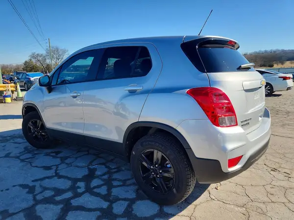 KL7CJNSM9NB542634 2022 CHEVROLET TRAX - Image 2