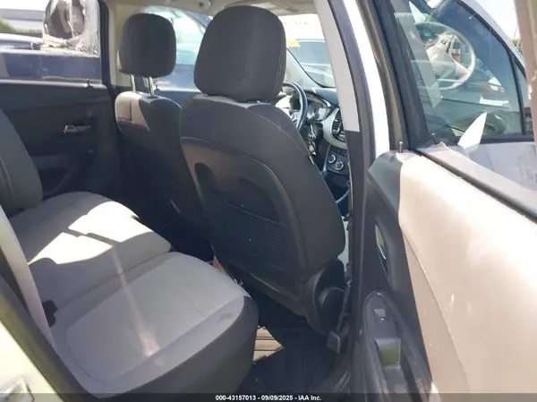 KL7CJNSMXMB361069 2021 CHEVROLET TRAX - Image 8