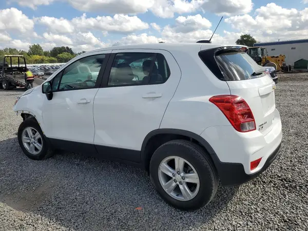 KL7CJNSMXMB372833 2021 CHEVROLET TRAX - Image 2