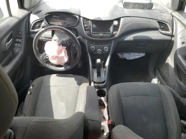KL7CJNSMXMB373402 2021 CHEVROLET TRAX - Image 8