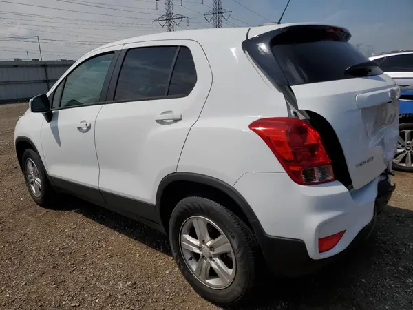 KL7CJNSMXNB520867 2022 CHEVROLET TRAX - Image 2