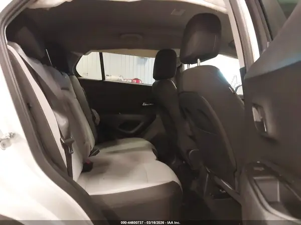 KL7CJNSMXNB527303 2022 CHEVROLET TRAX - Image 8