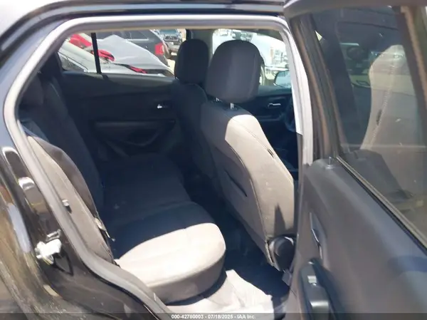 KL7CJNSMXNB553495 2022 CHEVROLET TRAX - Image 8