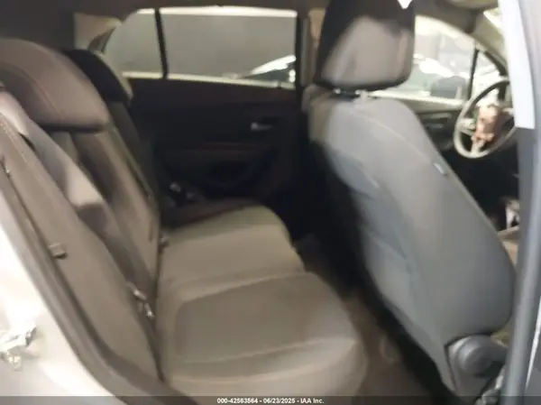 KL7CJNSMXNB555960 2022 CHEVROLET TRAX - Image 8