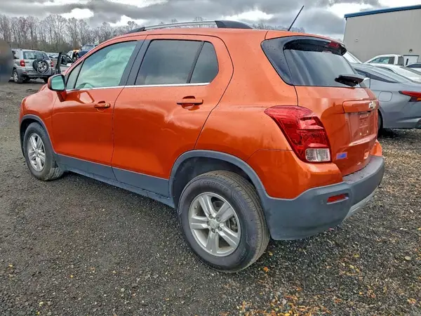 KL7CJPSB0GB518591 2016 CHEVROLET TRAX - Image 2