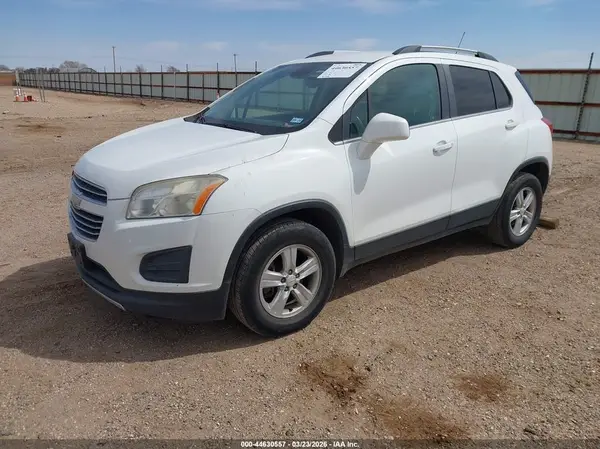 KL7CJPSB0GB533558 2016 CHEVROLET TRAX - Image 2