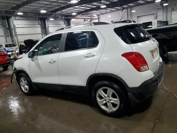 KL7CJPSB0GB573087 2016 CHEVROLET TRAX - Image 2