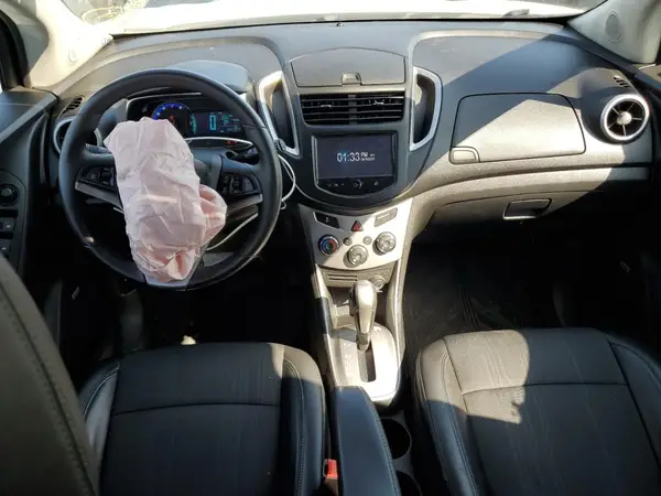 KL7CJPSB0GB573087 2016 CHEVROLET TRAX - Image 8