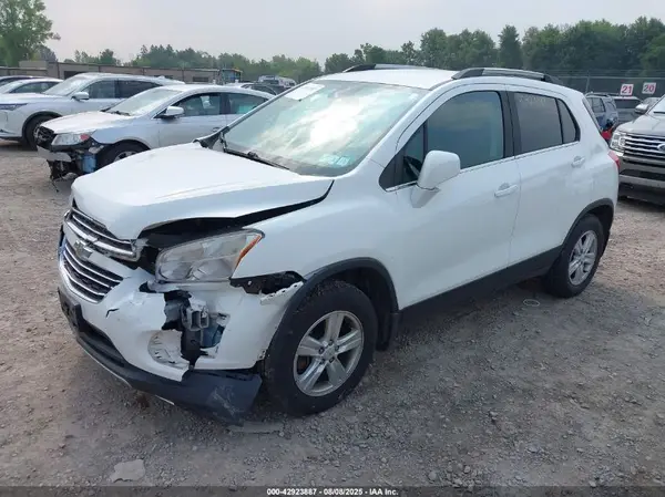 KL7CJPSB0GB612003 2016 CHEVROLET TRAX - Image 2