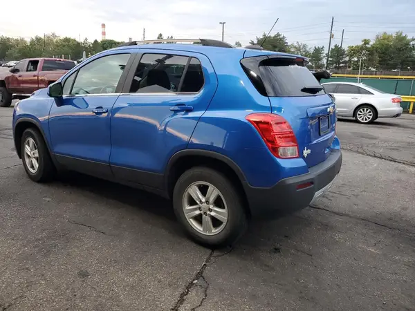 KL7CJPSB0GB676154 2016 CHEVROLET TRAX - Image 2