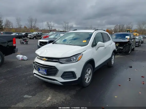 KL7CJPSB0HB171877 2017 CHEVROLET TRAX - Image 2