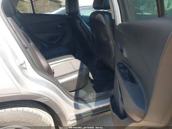 KL7CJPSB0HB237988 2017 CHEVROLET TRAX - Image 8