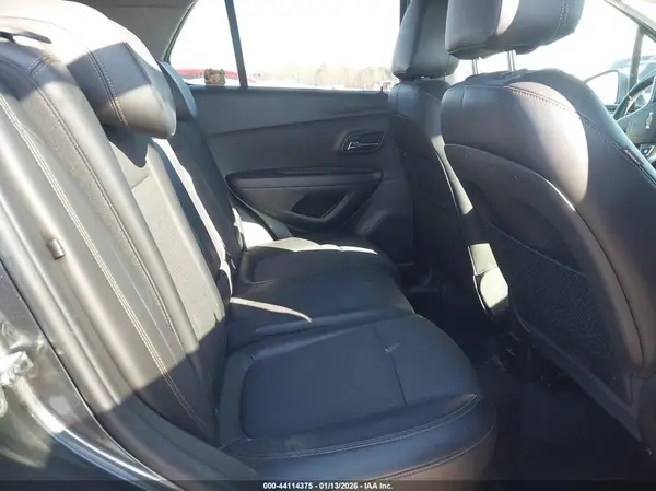 KL7CJPSB0JB560220 2018 CHEVROLET TRAX - Image 8
