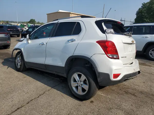 KL7CJPSB0JB572982 2018 CHEVROLET TRAX - Image 2