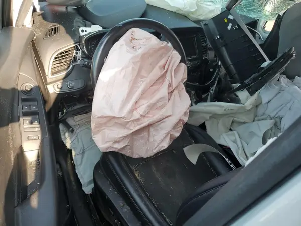 KL7CJPSB0JB572982 2018 CHEVROLET TRAX - Image 8