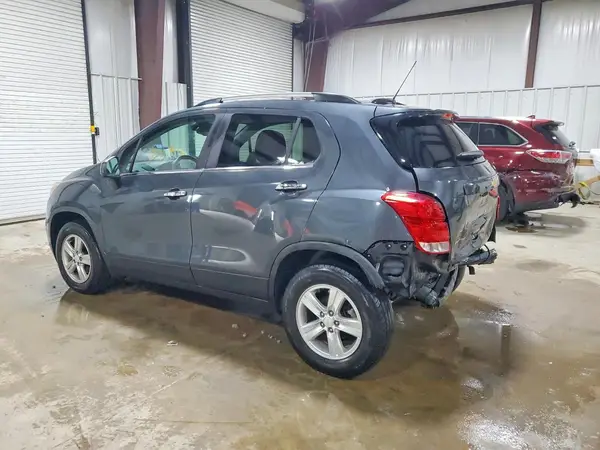 KL7CJPSB0JB574795 2018 CHEVROLET TRAX - Image 2