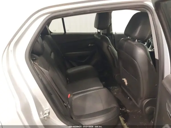 KL7CJPSB0JB583173 2018 CHEVROLET TRAX - Image 8