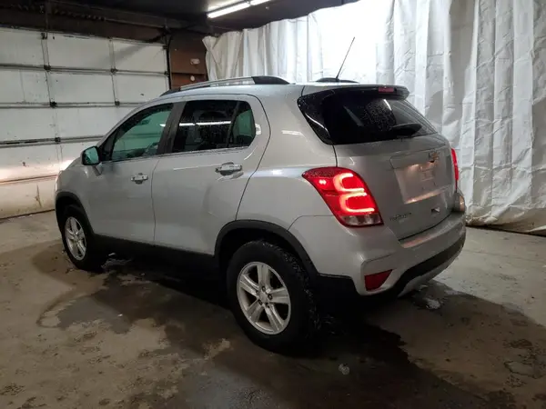 KL7CJPSB0JB598210 2018 CHEVROLET TRAX - Image 2