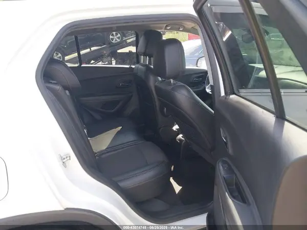 KL7CJPSB0JB613594 2018 CHEVROLET TRAX - Image 8