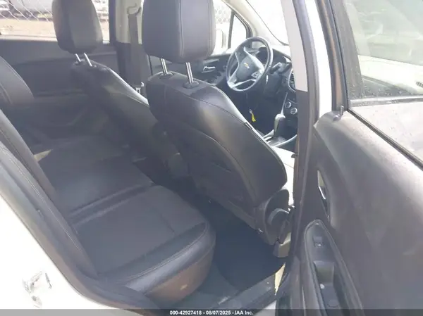 KL7CJPSB0JB661113 2018 CHEVROLET TRAX - Image 8