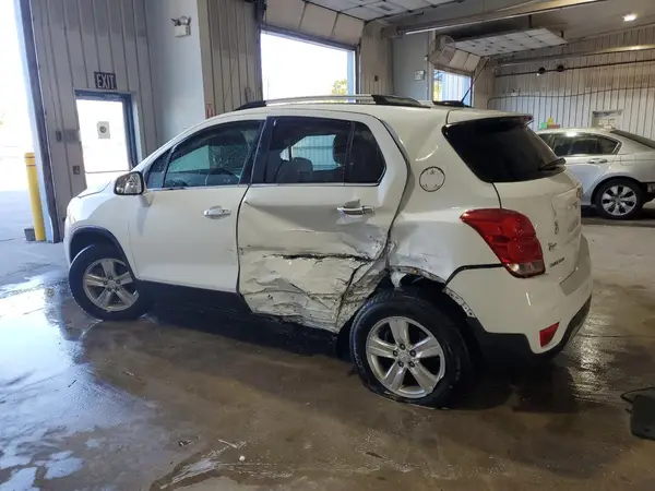 KL7CJPSB0JB668756 2018 CHEVROLET TRAX - Image 2