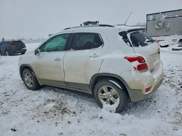 KL7CJPSB0JB673021 2018 CHEVROLET TRAX - Image 2