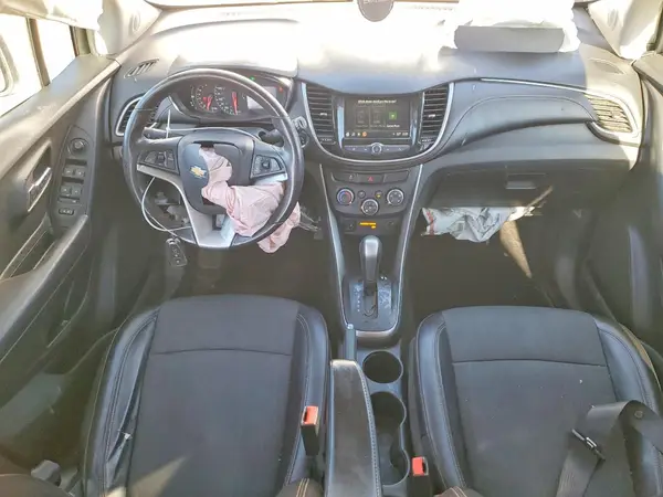 KL7CJPSB0JB682415 2018 CHEVROLET TRAX - Image 8