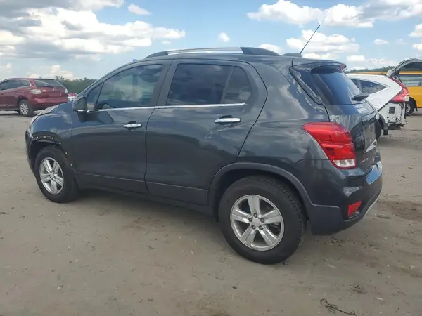 KL7CJPSB0JB685234 2018 CHEVROLET TRAX - Image 2