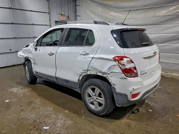 KL7CJPSB0JB687467 2018 CHEVROLET TRAX - Image 2