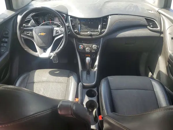 KL7CJPSB0JB728549 2018 CHEVROLET TRAX - Image 8
