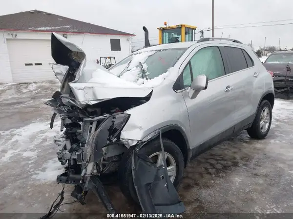 KL7CJPSB0KB780927 2019 CHEVROLET TRAX - Image 2